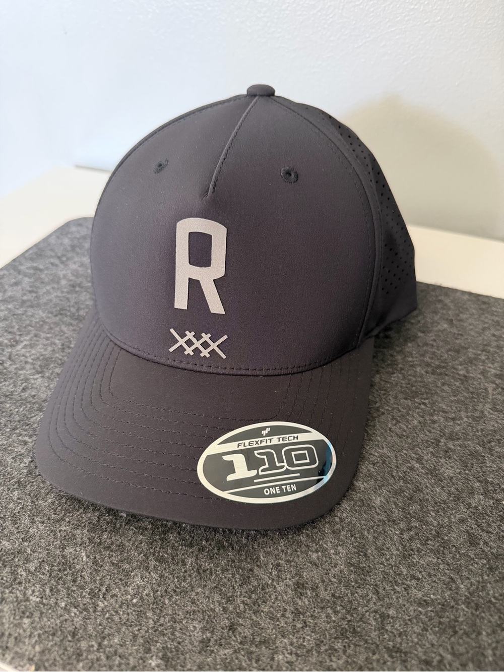 Rhone Peak Hat